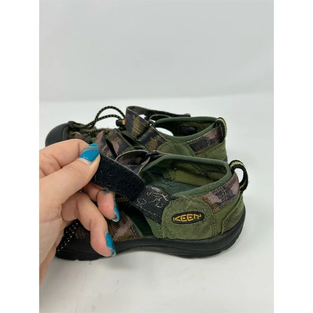 KEEN Newport H2 Youth Sport Sandals Green Camo Closed Toe Waterproof Size 2
